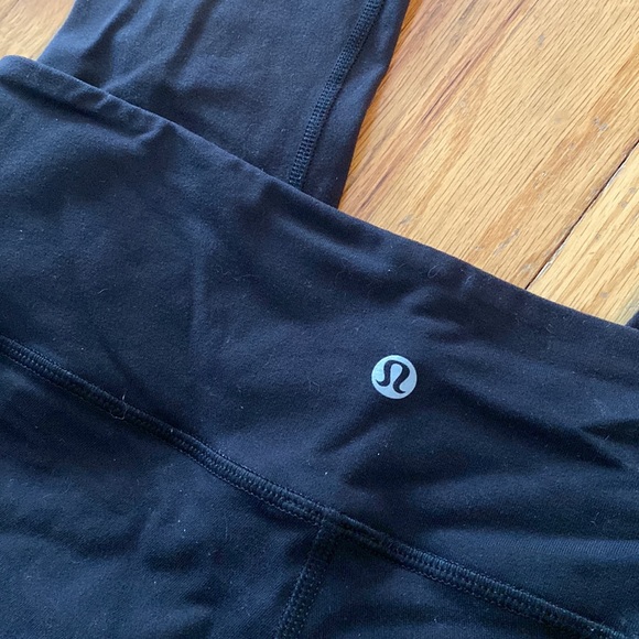 Lululemon Black Leggings - Size 6 - Picture 2 of 3